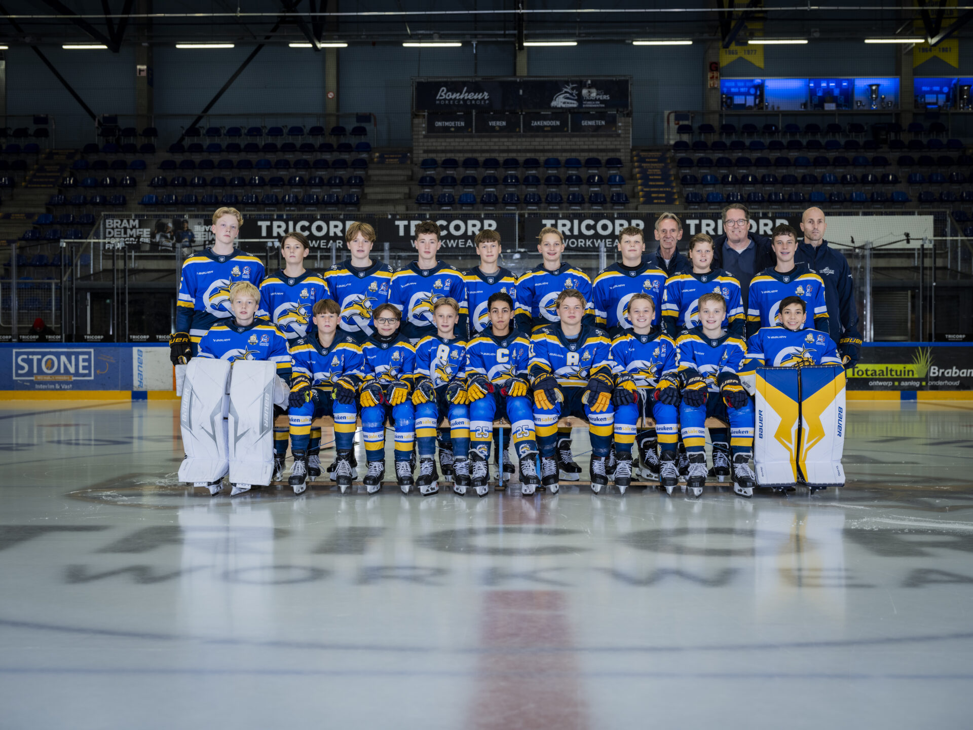 U15